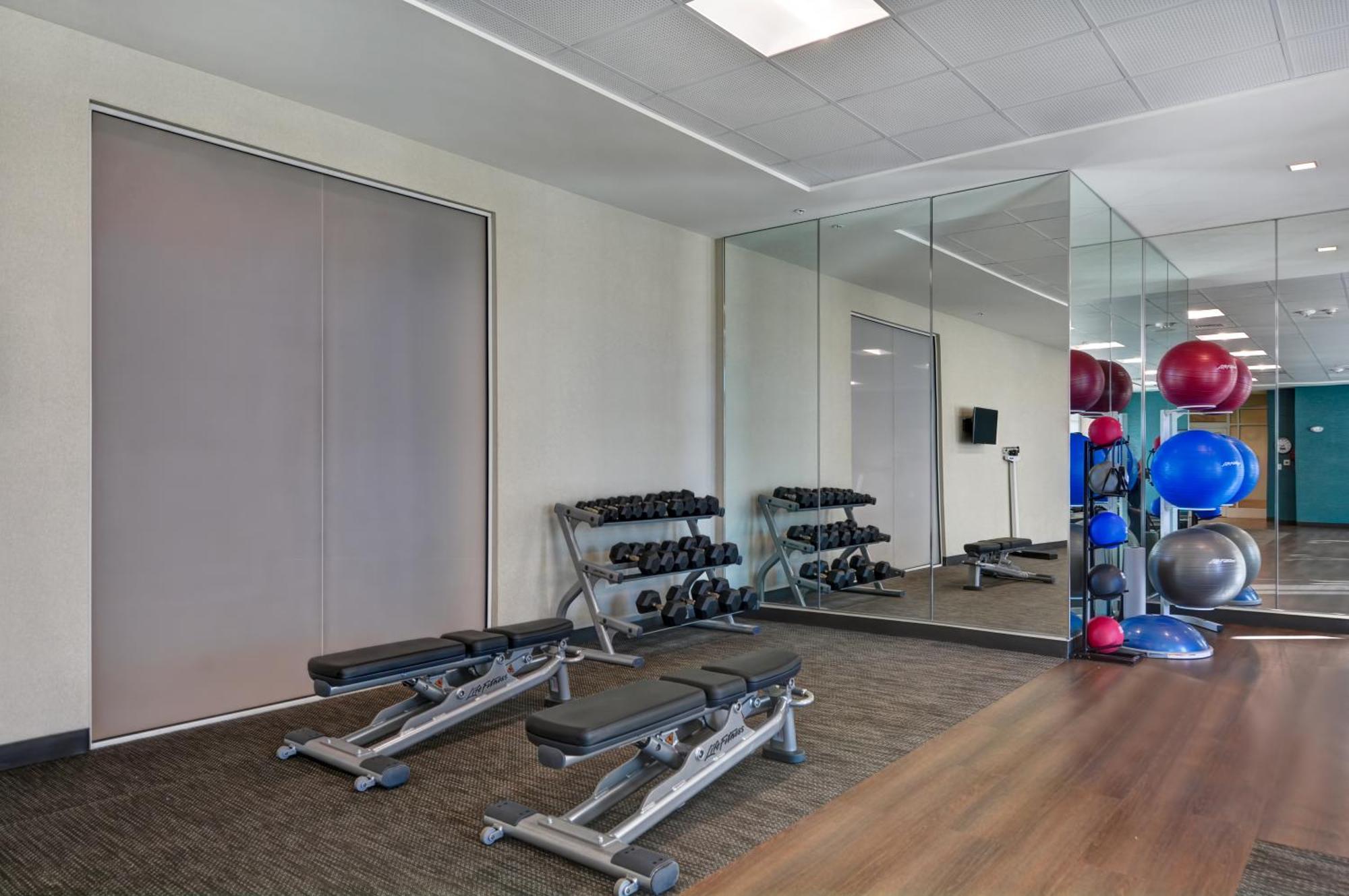 Courtyard By Marriott Jackson Madison Hotell Exteriör bild