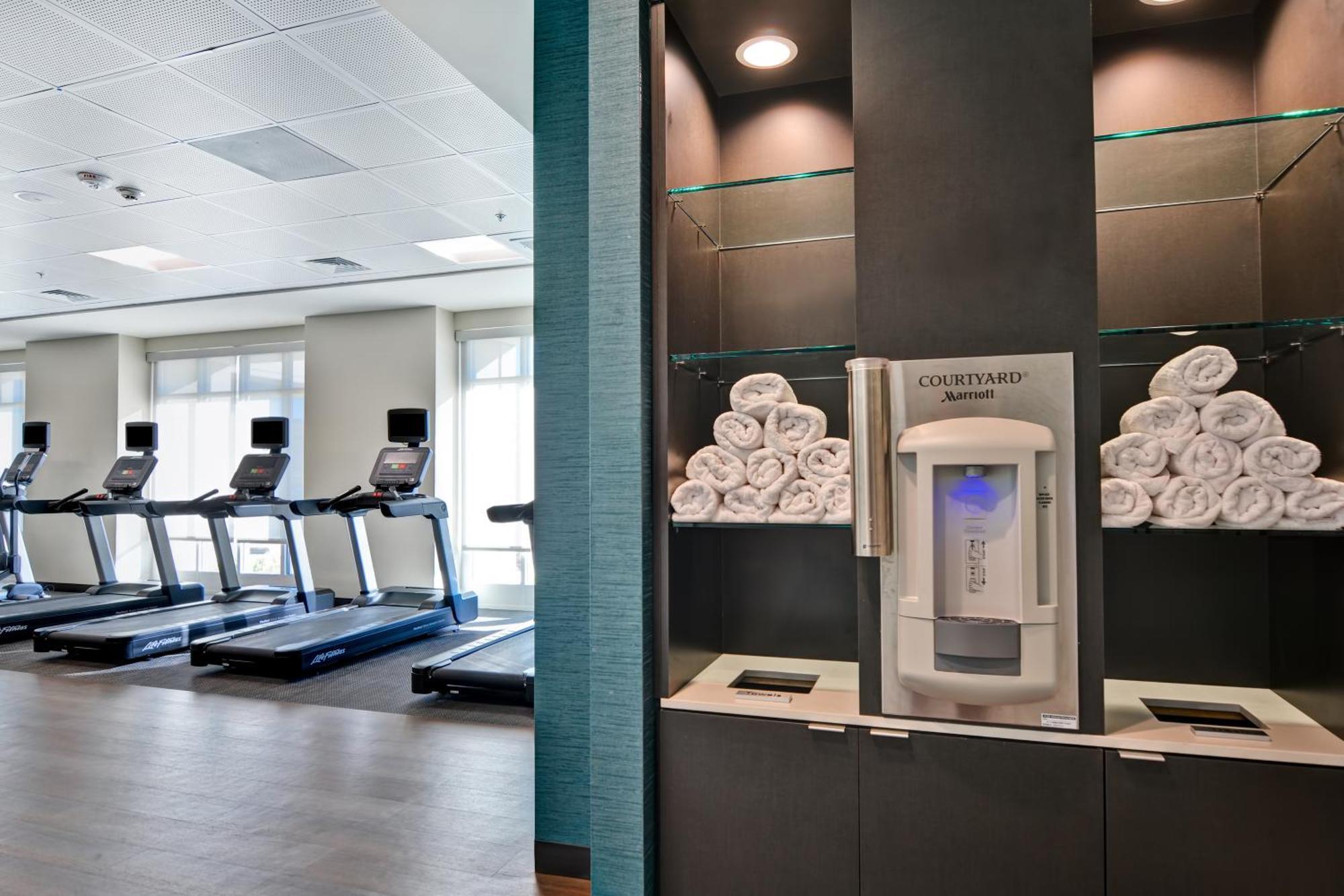 Courtyard By Marriott Jackson Madison Hotell Exteriör bild