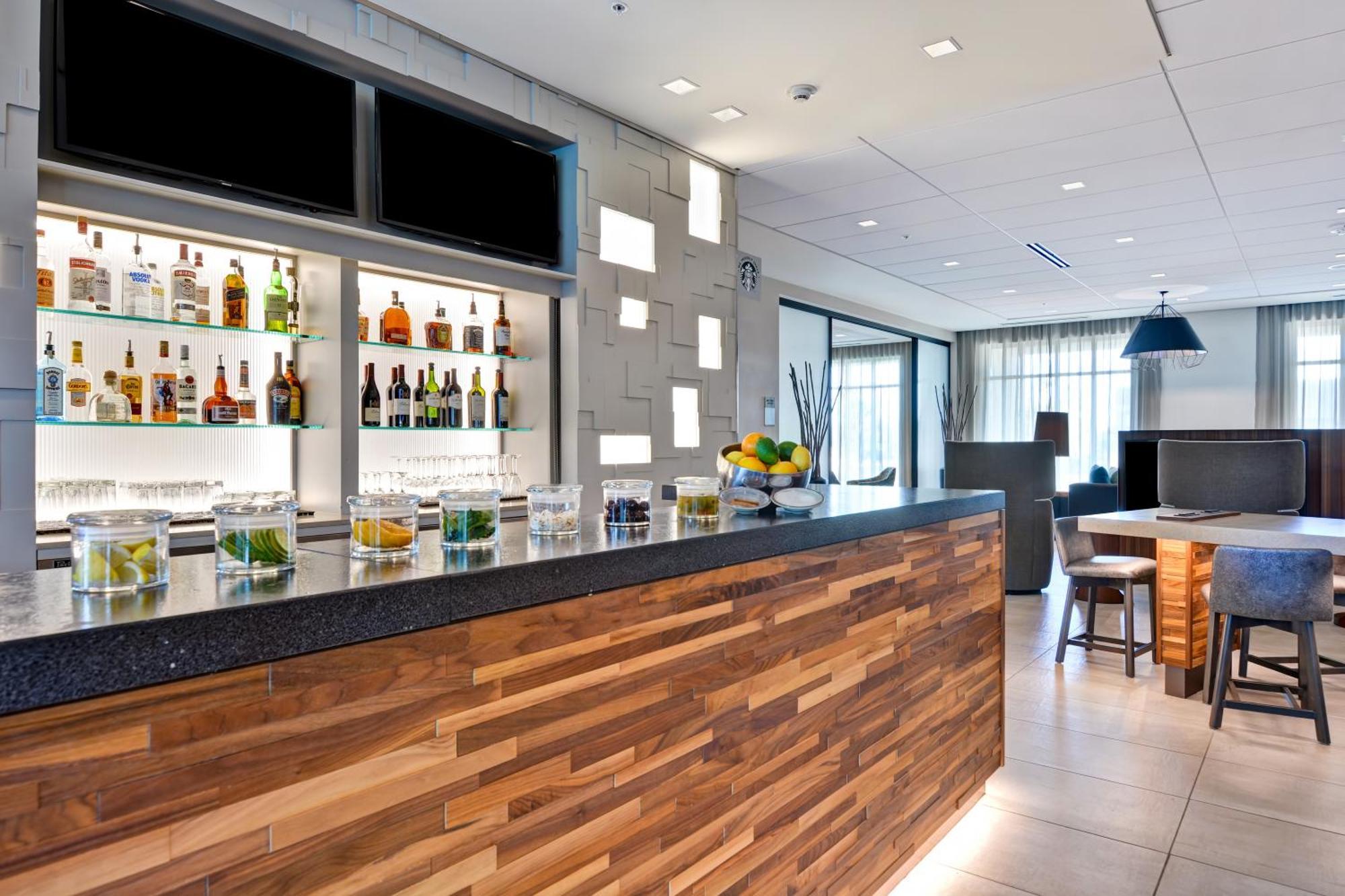 Courtyard By Marriott Jackson Madison Hotell Exteriör bild