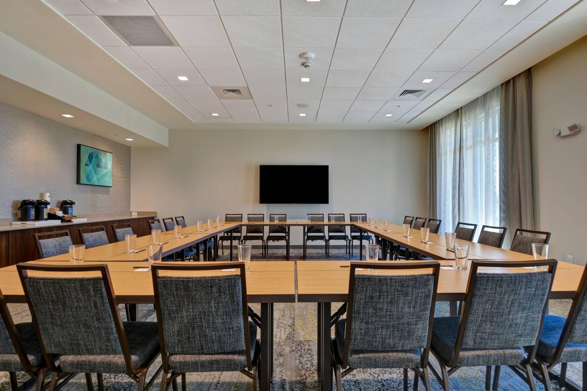 Courtyard By Marriott Jackson Madison Hotell Exteriör bild