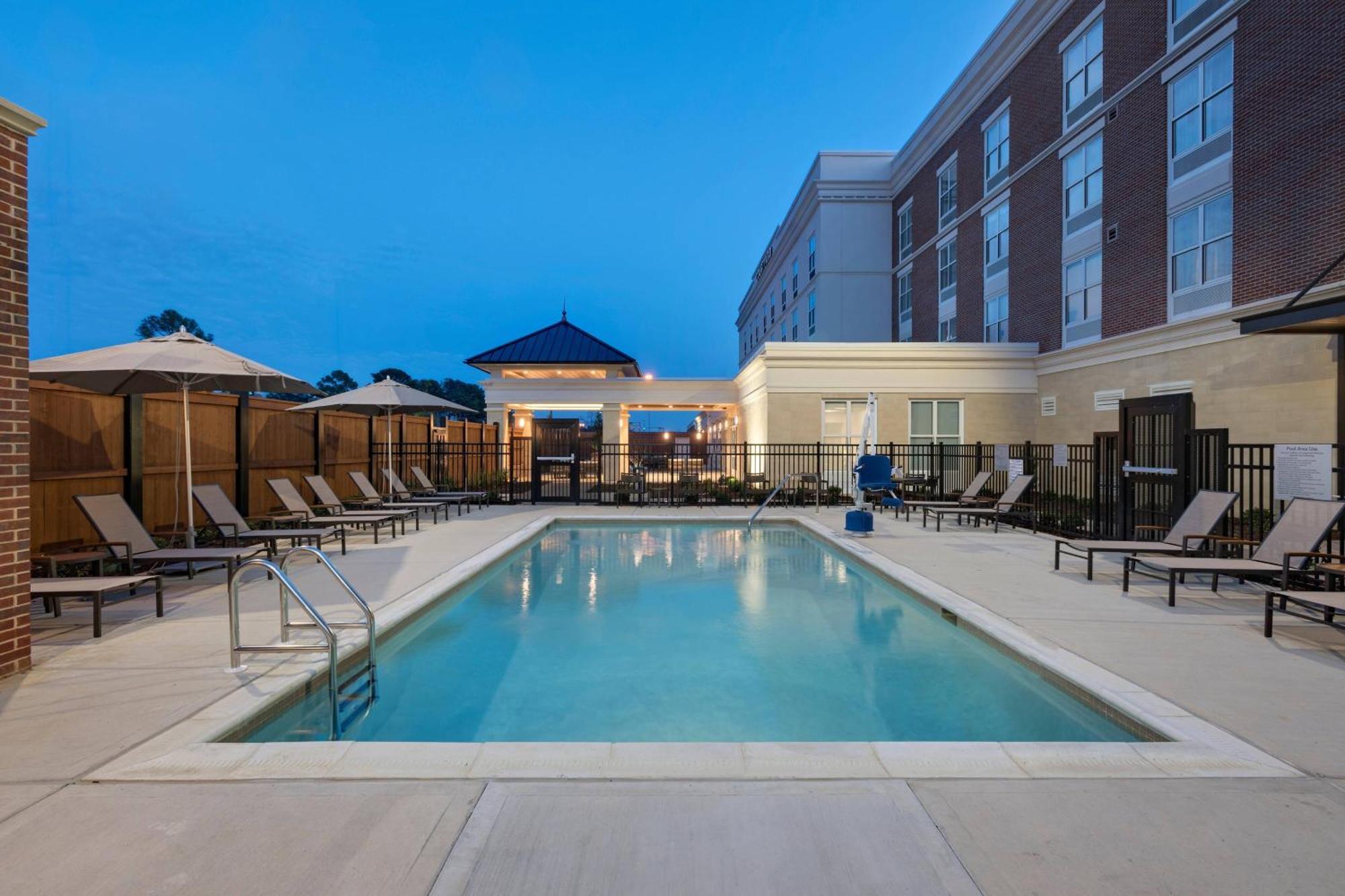 Courtyard By Marriott Jackson Madison Hotell Exteriör bild