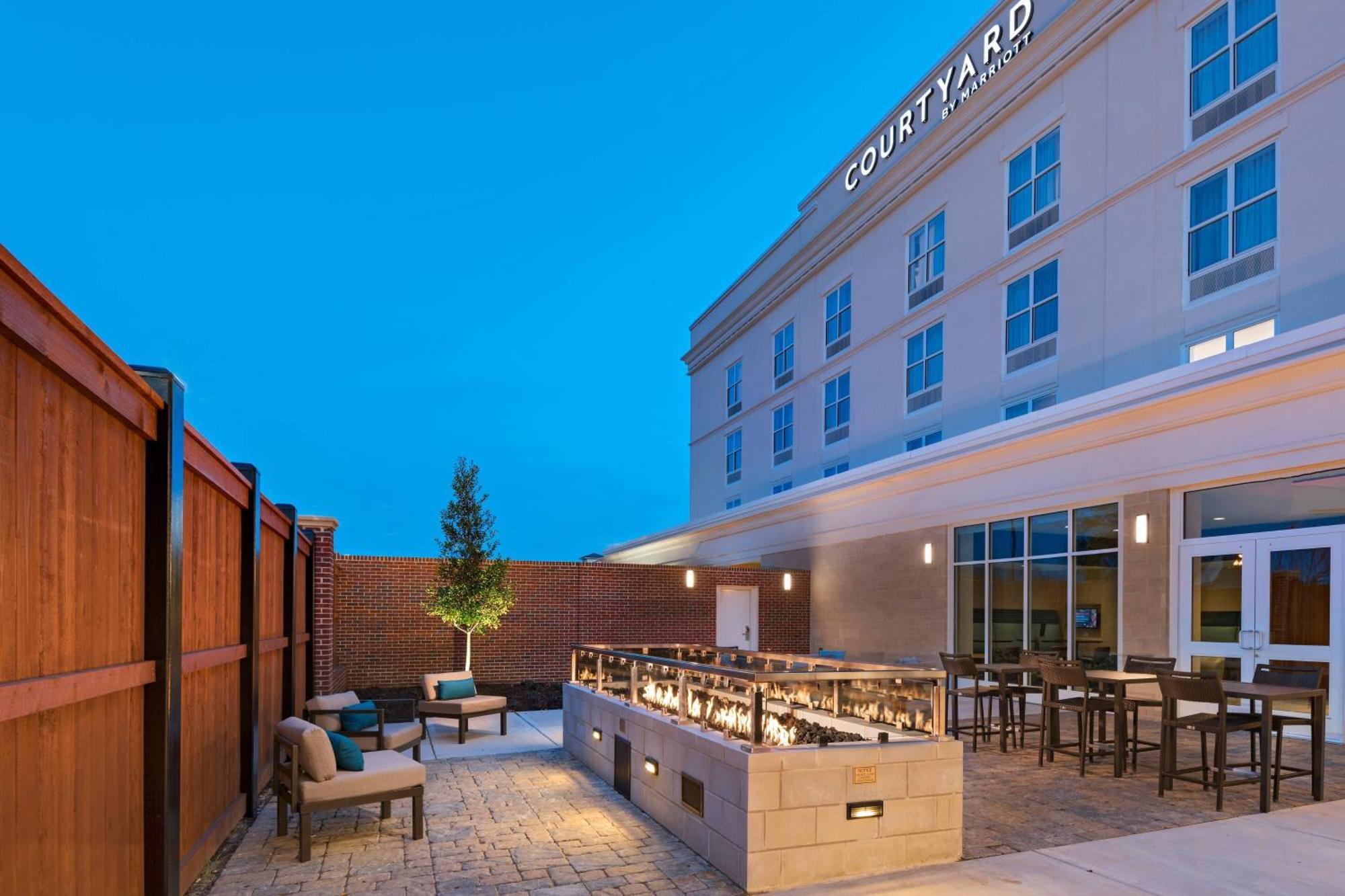 Courtyard By Marriott Jackson Madison Hotell Exteriör bild